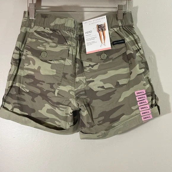 SOCIAL STANDARD BY SANCTUARY UTILITY CAMO SHORTS - Picture 3 of 9